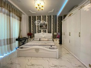 bán nhà phố 2 lầu kdc nam long phú thuận q7. dt: 4 x 20m, giá 11.5 tỷ ( tl)