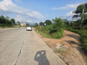 lợi ích đầu tư. đất tự nhiên, bám suối tự nhiên xung quanh có 720m2 odt - 4153.6m2 cln