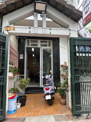 nhà mặt tiền căn góc kinh doanh buôn bán đa dạng giá 18,5 tỷ 4 lầu sổ hoàn công đủ c chu