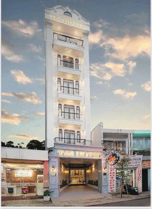 21p khách sạn ,mt nguyễn văn khối gv ,dt 132m2 ,7 tầng ,hđt 100tr ký 5 năm . 4,2% /năm ,giá 27,5 tỷ