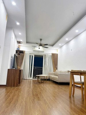 bán chung cư ct18 happy house việt hưng - long biên. căn góc thoáng. giá: 4.4 tỷ