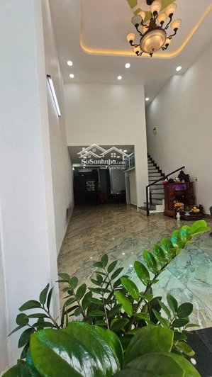 nhà 6 tầng có thang máy gần công viên làng hoa, 16 tỷ có thương lượng