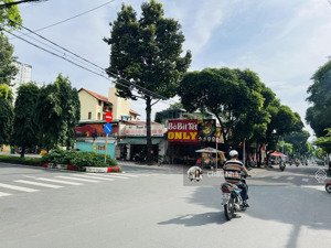 cắt lỗ 3tỷ_siêu phẩm độc tôn 305m2_góc 2 mặt tiền ngã tư thống nhất & hàn thuyên_cách ga metro 200m