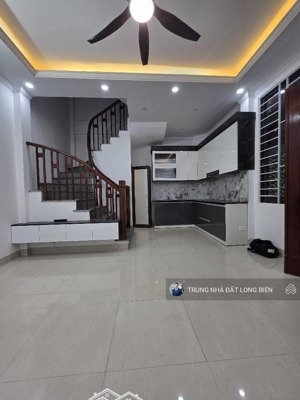 bán nhà bát khối long biên 34m2 x 5t sát ô tô tránh ngay công viên hồ full nội thất gần aeon mall