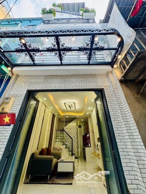 nhà xinh lung linh cách mạng tháng 8, q.3 vào ở ngay! chỉ 4 tỷ hơn