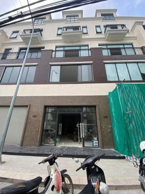 cho thuê nhà vinhome gardenia hàm nghi, nguyễn cơ thạch, mỹ đình dt 80m2, mt 5m, nhà mới 100%, 40tr