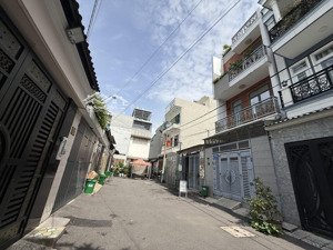 5 tỷ, lô đất duy nhất còn lại trong phân khúc 5 đồng, hẻm xe hơi vào nhà, chủ dư cần nhượng lại