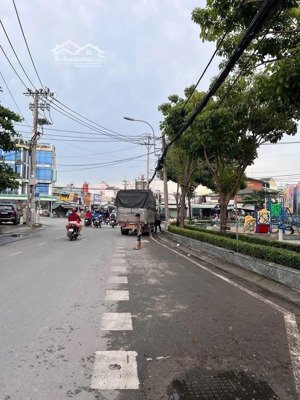 lô đất đẹp 153m2) . ngang 7,5m
nở hậu 8,5m .mỹ huề .trung chánh . hm
giảm sốc chỉ còn 4,95 t.ỷ