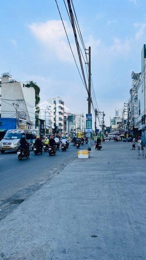 nhà trung tâm quận 3 - cách 1 căn ra mặt tiền cmt8 - metro trước hẻm - 55m2