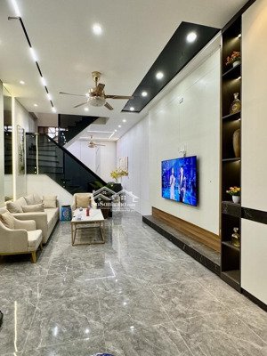 bán nhà hoàng văn thái - thanh xuân 43m2, 5 tầng ô tô vào nhà