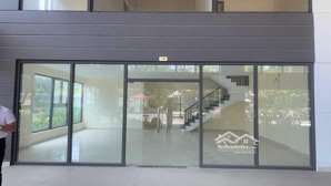 cho thuê shop goldora plaza 165m2 chỉ 19,9 triệu/tháng liên hệ 