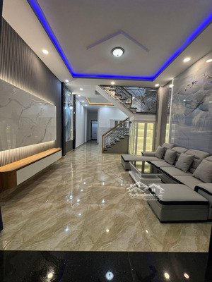 bán nhà thạnh lộc 1 lầu dt 4,6x20m, 3 phòng ngủ đường ô tô