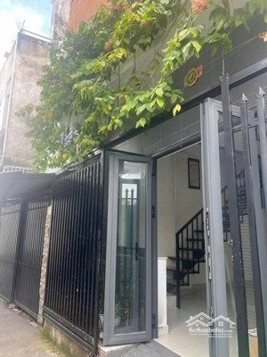 nhà đẹp 4 tỷ ngay trung tâm tp thủ đức - 1t1l hxh