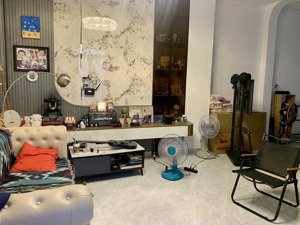 cần tiền trả nợ bán gấp nhà mới full nội thất-chỉ 6 tỳ