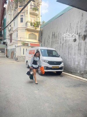 q7: nhà mới đón tết - dt: 4mx26m nh 4.5m