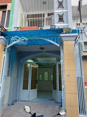 quận 11, nhà lạc long quân, phường 5, gần khu giáo xứ, 2 tầng hoàn công đủ, vuông vắn, giá tốt