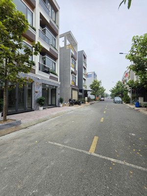 nhanh tay- đất rẻ nhất phú hồng thịnh 10. 3.95 tỉ 4x16.xây hoặc tích trữ hợp lý. lh 