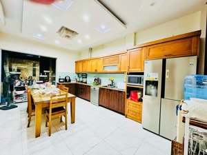 chính chủ gửi bán liền kề tổng cục 5 tân triều 70m*5t giá nhỉnh 20 tỷ.