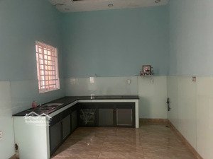 chủ kẹt tiền bán gấp căn nhà ngay kp lộc du, trảng bàng, tây ninh. diện tích 104m2 giá 1 tỷ. shr.