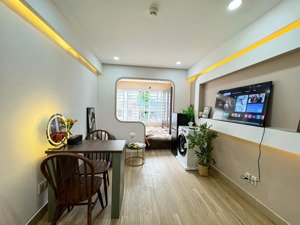 căn hộ 1pn máy giặt riêng cửa sổ lớn tách bếp full nội thất