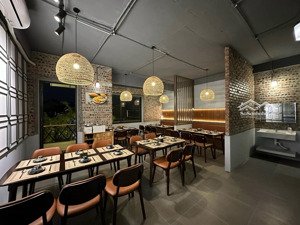 cho thuê nhà mặt phố trần quốc toản dt 200 m² x 3 tầng, mt 12m, thêm sân 200m2