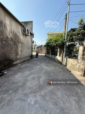 đất đông dư gia lâm 62,9m2 ô tô 9 chỗ vào tận đất khu dân trí cao gần chợ - trường học