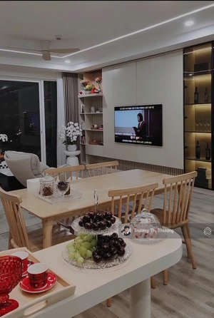 chính chủ bán gấp quỹ căn seasons avenue 2-3pn tầng đẹp giá từ 7,8 tỷ