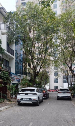 hiếm, nguyễn cơ thạch 62m2-5t, vỉa hè kd, ôtô tránh, giá 18,45tỷ