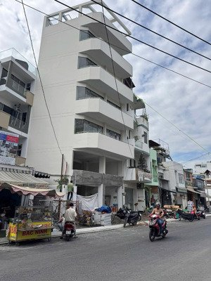 mt chu văn an - đường 23m lề mỗi bên 5m - nhà nát 40m (3.7x11) vuông - gpxd 7 tầng- nhỉnh 11 tỷ.