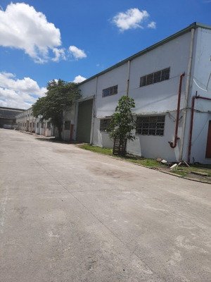 cho thuê 1100m2 (kho)+ sân (200m2) - đường hương lộ 2-cont 40f vào tới kho, hệ thống pccc