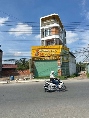 kẹt bank bán lỗ nhà góc 2 mặt tiền đường nguyễn thị tươi dĩ an ngay khúc trường học, 4t hoàn công