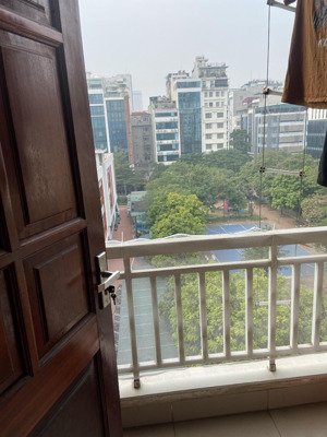 cho thuê lại phòng ccmn khép kín 5tr, có thang máy ngay gần công viên cầu giấy