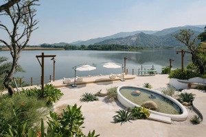 chính chủ giảm giá 500tr cho lô đất bám hồ tại thôn 6 xã hoà lạc, giáp fpt, cnc và cổng số 9 đhqg