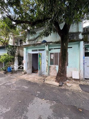 bán đất cổng chợ 232,7m2 full thổ cư thực tế sử dụng 241m2 có sẵn 11 phòng trọ