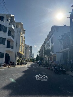 bán lô đất acc tặng căn nhà thô 3 tầng cũ bắc nha trang gần biển ngang 5 m hướng bắc giá tốt nhất