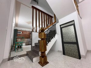 bán căn nhà hẻm cạn bạch đăng ngay phố ẩm thực