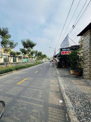 đất (5x20m) ngay sát cầu vượt ngã tư ga hẻm xe hơi
