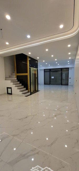 cho thuê căn biệt thự shophouse 5 tầng hoàn thiện có thang máy.tại vin2. và các loại căn khác