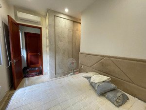 bán căn góc hxh khu đề thám - quận 1 - 4 tầng - 5pn. khu vip dân cư an ninh. shr vuông vức