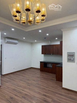 chính chủ cho thuê quỹ căn hộ giá rẻ 82 m2 nội thất chủ đầu tư giá 7 triệu vào ở ngay tòa park 2