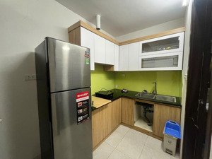 chính chủ cho thuê căn hộ 2 ngủ 2 wc 6,5 triệu đã có nội thất trong nhà tầng trung view nội khu