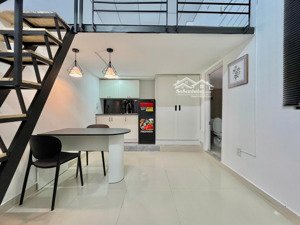 cho thuê phòng gác cao đứng được - gần lotte trung tâm quận 7 - tiện đi quận 1 - quận 4 - gần tdt