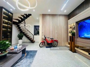 hiếm. nhà dịch vọng hậu. mặt ngõ kinh doanh, ô tô đỗ, ra phố chỉ 70m, kcbt, sđcc, full nt. 43m2*5t