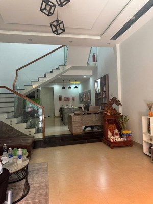 chuyển đi mỹ định cư gia đình tôi bán nhà mặt tiền hoài thanh đà nẵng