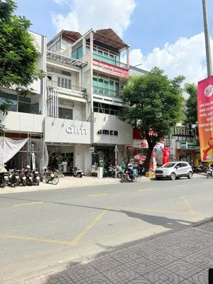 bán nhà 2 mt khu vực kinh doanh xầm uất đường lê văn sỹ q3 dt( 5 x 23m) giá 37 tỷ