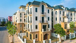 bán liền kề xẻ khe vịnh tây, 105m² giá chỉ 12,8 tỷ đối diện nhà xe, sát chung cư, lh: 