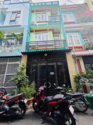 gia đinh cần bán căn nhà 1 trệt 2 lầu gò dầu , tân phú , đang ở nhà mới, shr , công chứng ngay