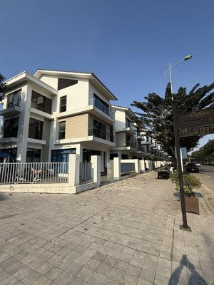 bán nhà đối diện công viên thiên văn học mặt phố chính lê đức thọ - lê quang đạo kéo dài