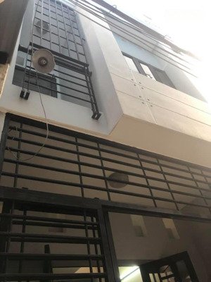 bán nhà 13/2 -nở hậu 5,5m -dt sàn 37m2 - trệt-lầu-lửng.cách 8 bước chân ra mặt tiền.khu vực vip