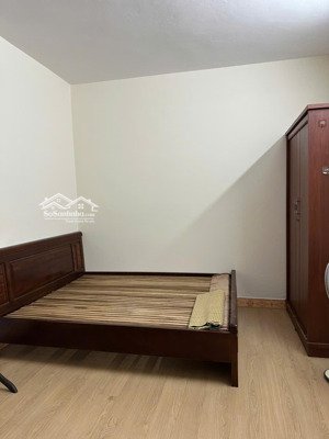 cho thuê căn hộ tập thể k80 ngõ 376 đường bưởi, 70m2 2 ngủ giá 8 triệu/tháng